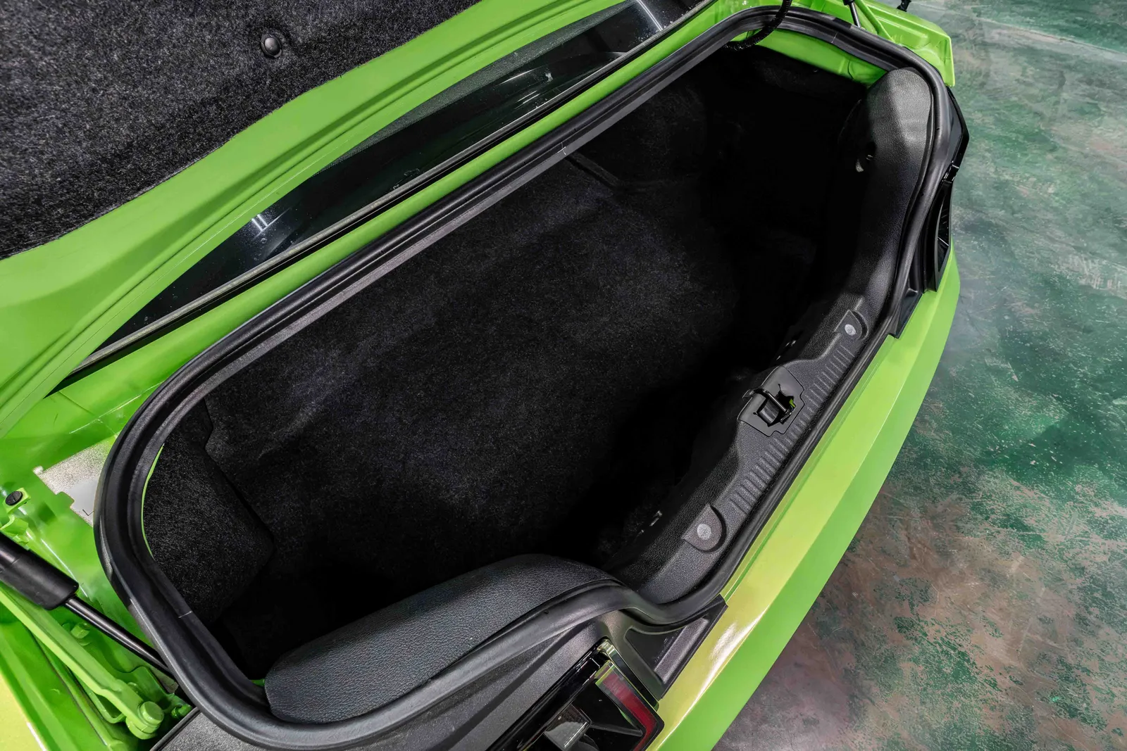 2013-Ford-Mustang-Gotta have it green-1ZVBP8CU5D5225814-51.jpg